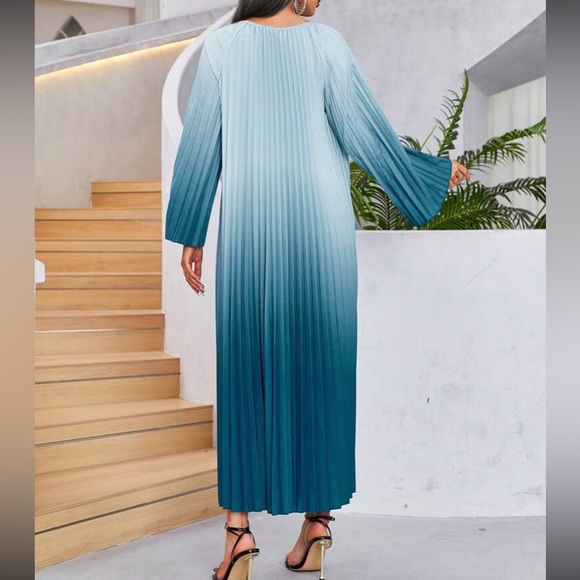 Luxe pleated Ombre dress - Picture 5 of 6